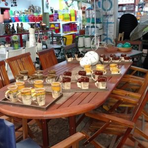 Mesa de algarrobo con 4 sillas